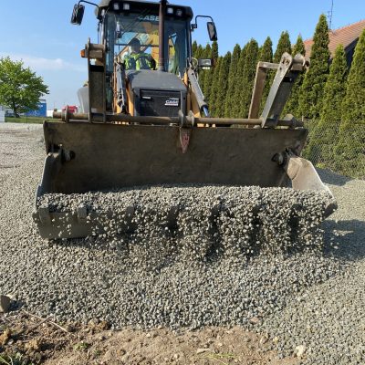 Kopalnie kruszyw stanowią zaplecze materiałowe inwestycji drogowych.